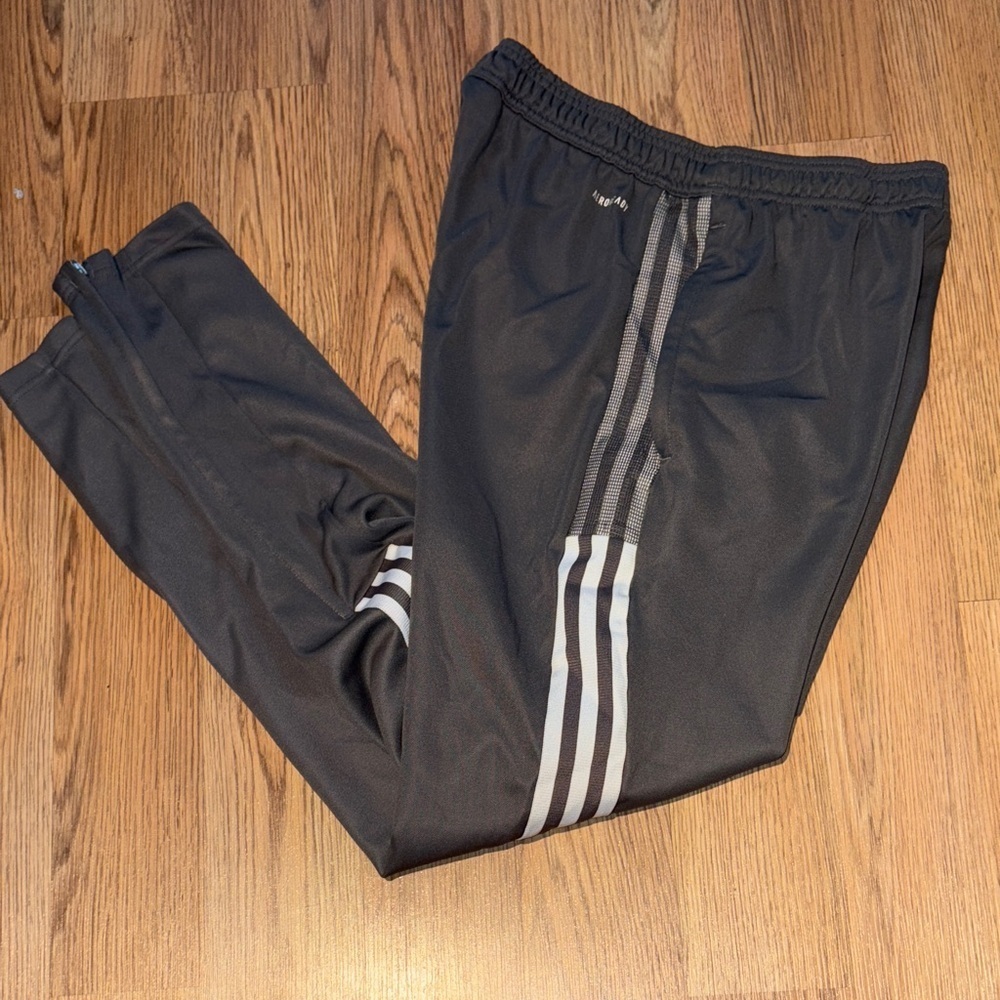 Adidas Men's AeroReady Dark Gray Joggers with White Stripes - Picture 8 of 8